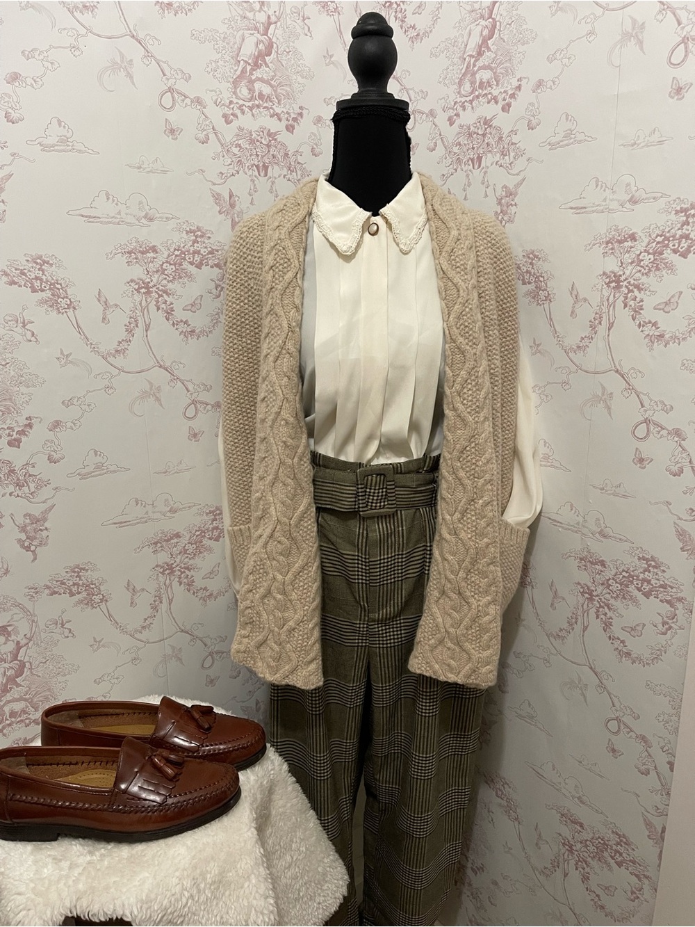 Eddie Bauer beige open-front vest size small